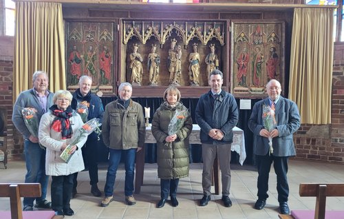 Die Ausgezeichneten im Chorraum der Sankt-Marien-Andreas-Kirche.