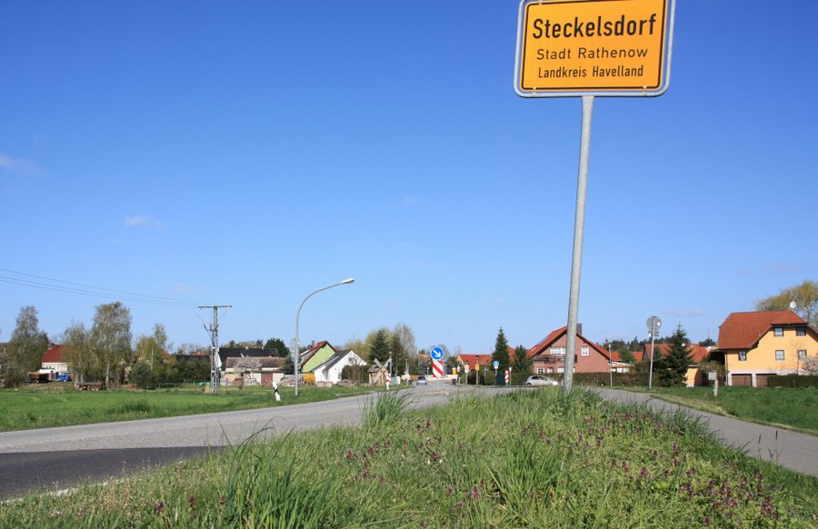 Steckelsdorf Ortseingang
