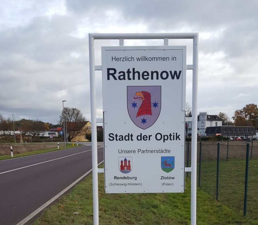 Ortseingangsschild Rathenow West