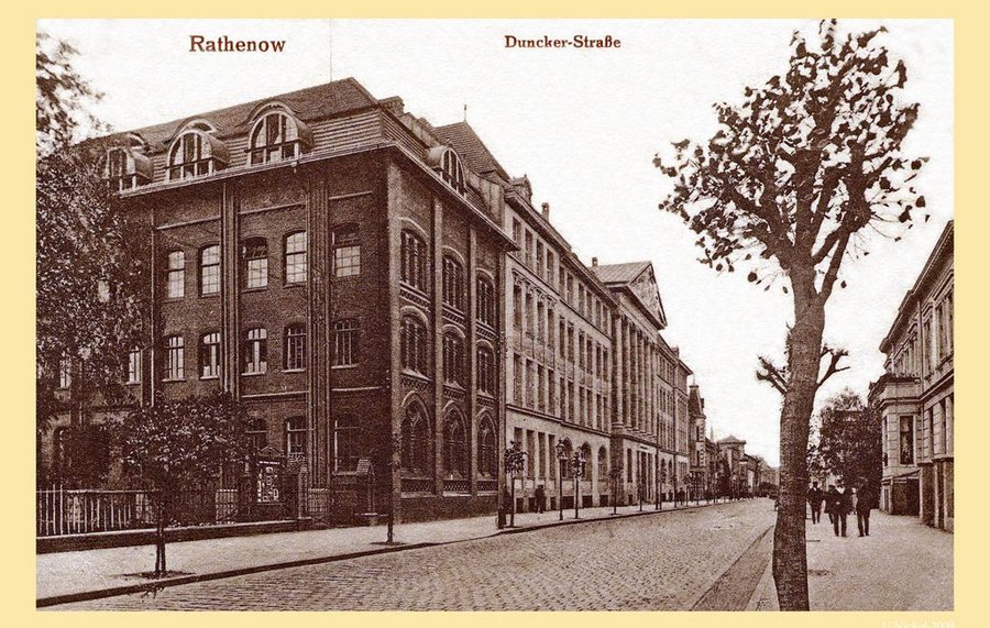 Gebäudeansicht der Fa. Nitsche & Günther, Historische Ansicht des heutigen Rathauses in Rathenow