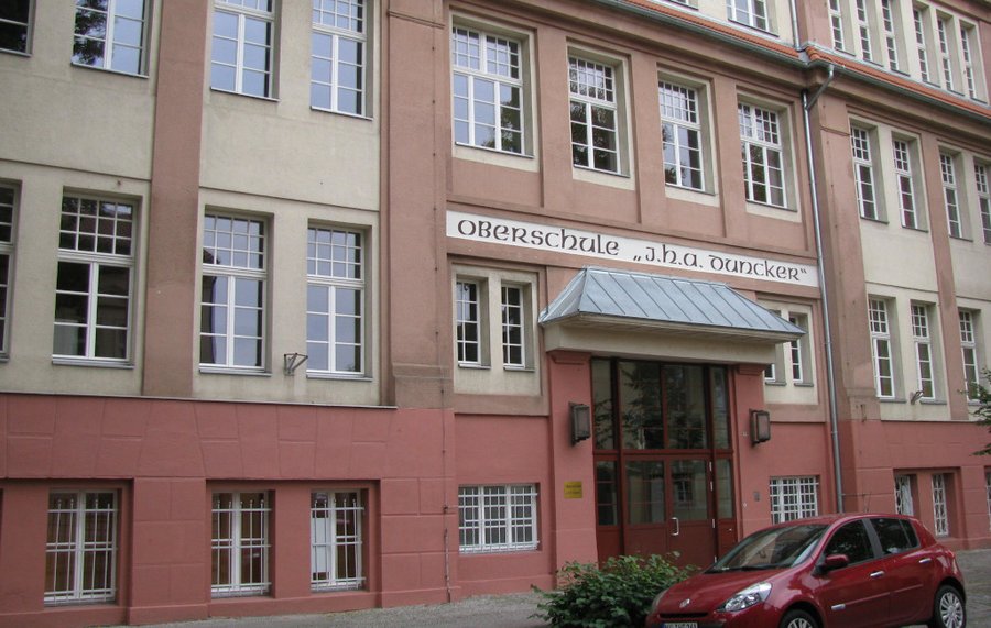 Außenansicht der Oberschule