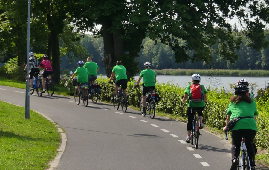 Fahrradfahrer auf dem Seerundweg