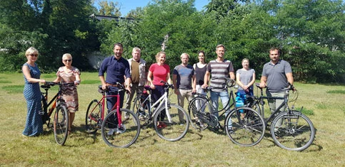 Personengruppe mit Fahrrädern