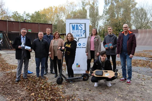 Gruppenbild Gewinner und Unternehmen