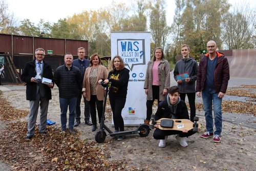 Gruppenbild Gewinner und Unternehmen