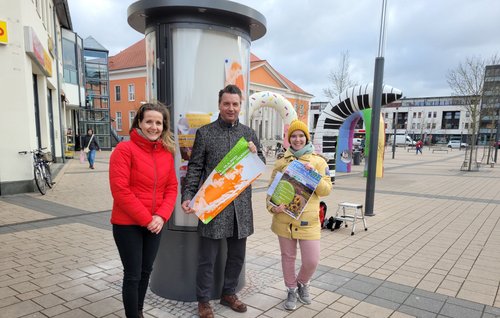 Katrin Rentmeister, Sachgebietsleiterin für Öffentlichkeitsarbeit, Kultur, Jugend und Sport, Jörg Zietemann, stellvertretender Bürgermeister, und Franziska Rahn, Sachbearbeiterin für Kultur der Stadt Rathenow