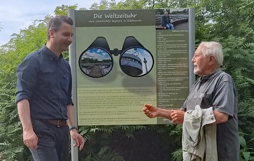 Prof. Erich John im Gespräch mit dem angehenden Bürgermeister Jörg Zietemann
