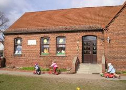 Bachsteingebäude der Kita