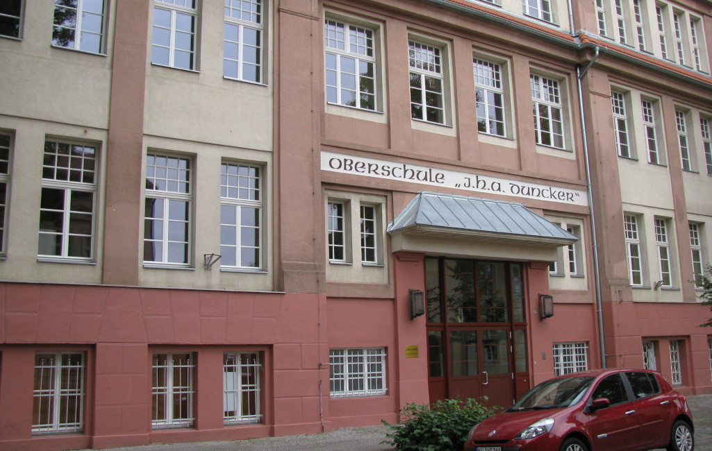Außenansicht der Oberschule